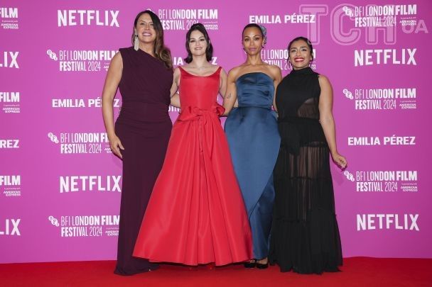 Селена Гомес с коллегами / © Associated Press