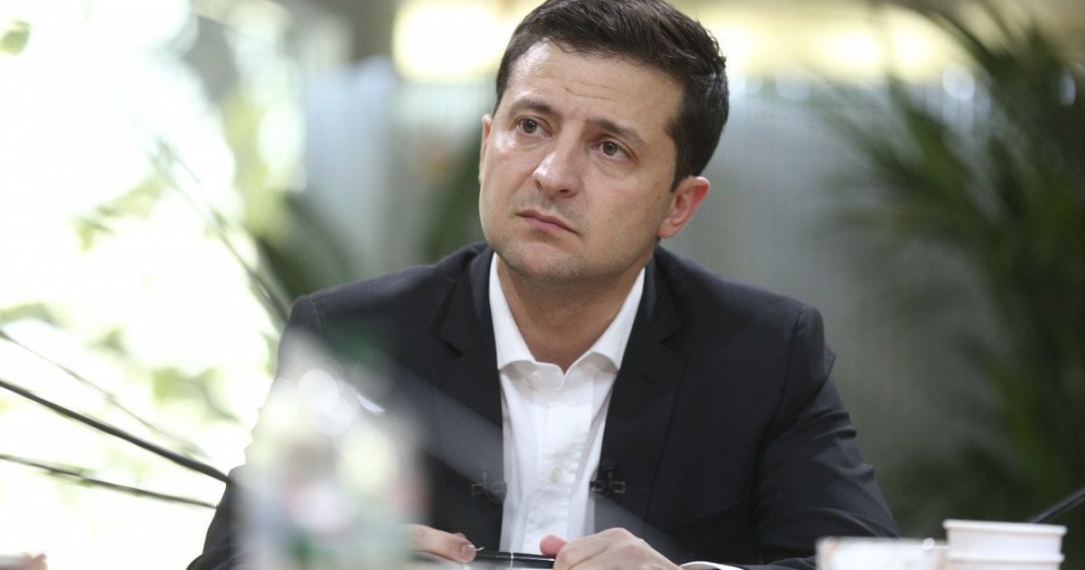 За п'ять місяців рейтинг Зеленського впав на понад 10% - опитування КМІС