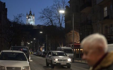 В Киеве водителям разрешили повысить скорость на некоторых улицах: список