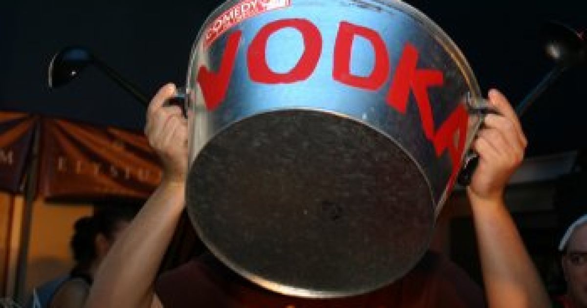 Столичные полицейские начали проверку по факту отравления студентов алкогольными напитками