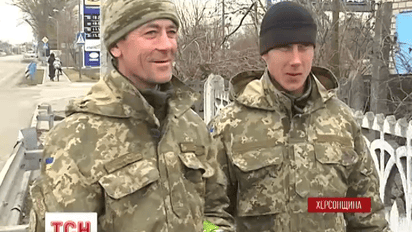 Жители Цюрупинского района Херсонщины жалуются на военных, которые ездят в магазин на танке