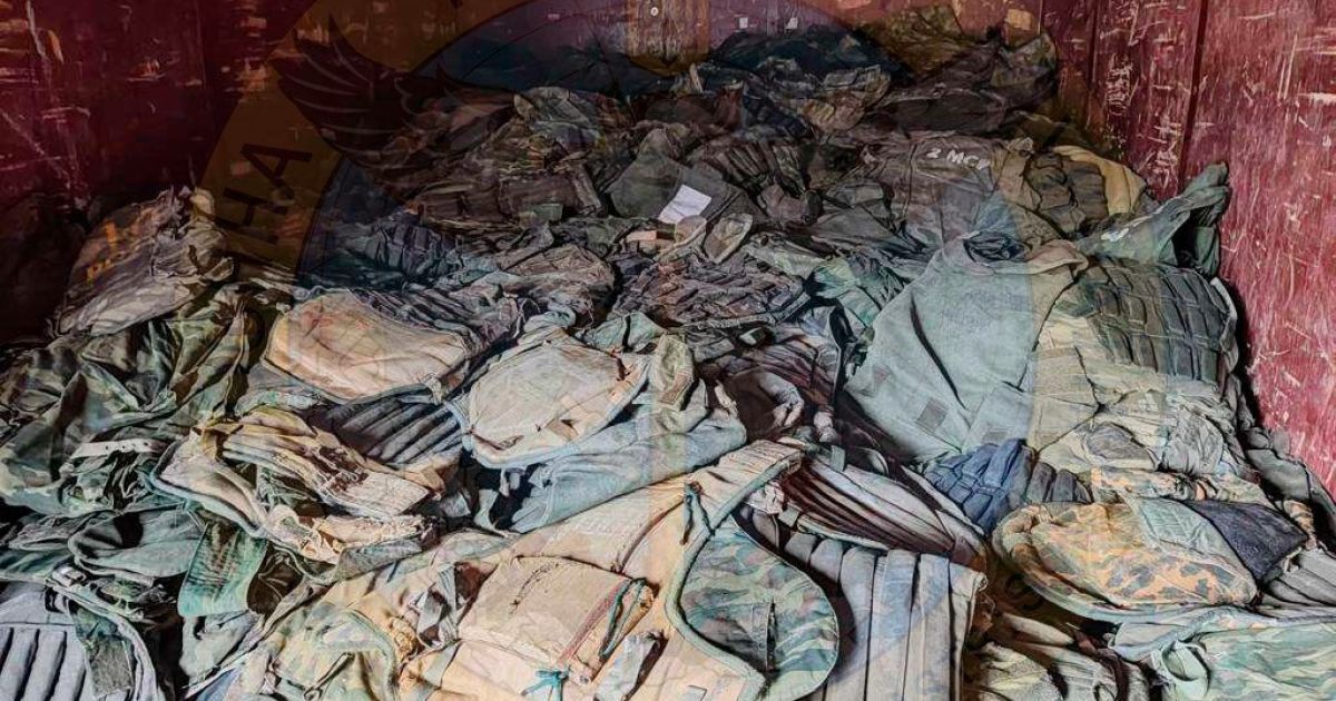 Гнила тканина та ржаві пластини: російських солдат забезпечують списаними бронежилетами