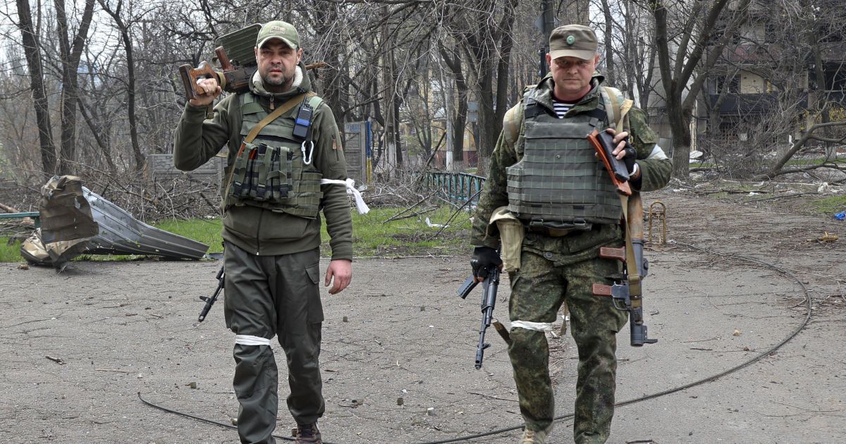 "Росії не поскаржишся, бо це вона змусила": окупанти з "ДНР" шукають правозахисників для втечі з війни