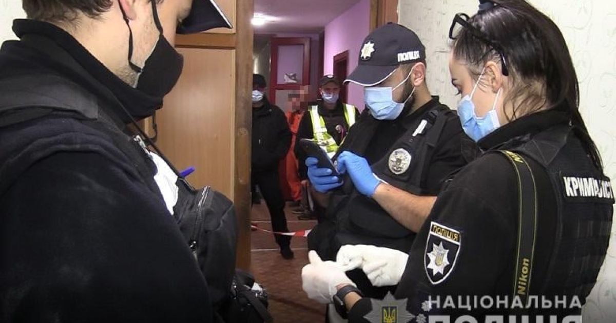 Схопив ніж та ударив ним у груди та спину: у Києві батько убив сина (фото)