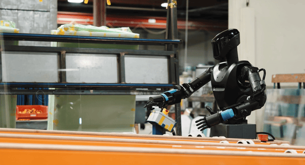 Бойовий робот Phantom  / © Defense Express