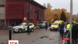 В Швеции мужчина с мечом изрубил учеников и учителя в школе