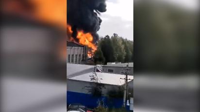 В Санкт-Петербурге - масштабный пожар на нефтебазе