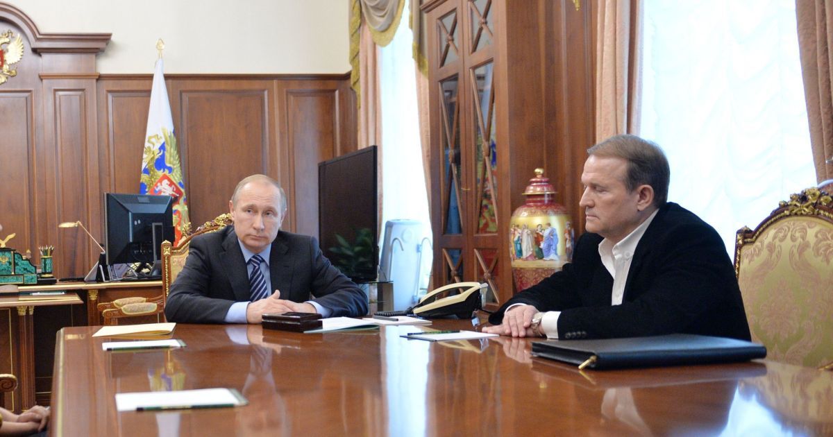 "Жена попросила". Медведчук рассказал, как они с Путиным стали кумовьями