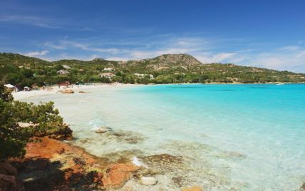 На пляжи Сардинии вернули десять тонн песка, украденного туристами