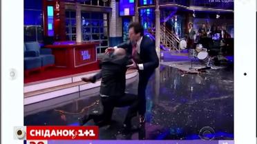 Актуальный интернет. Брюс Уиллис устроил драку во время одного из американских телешоу