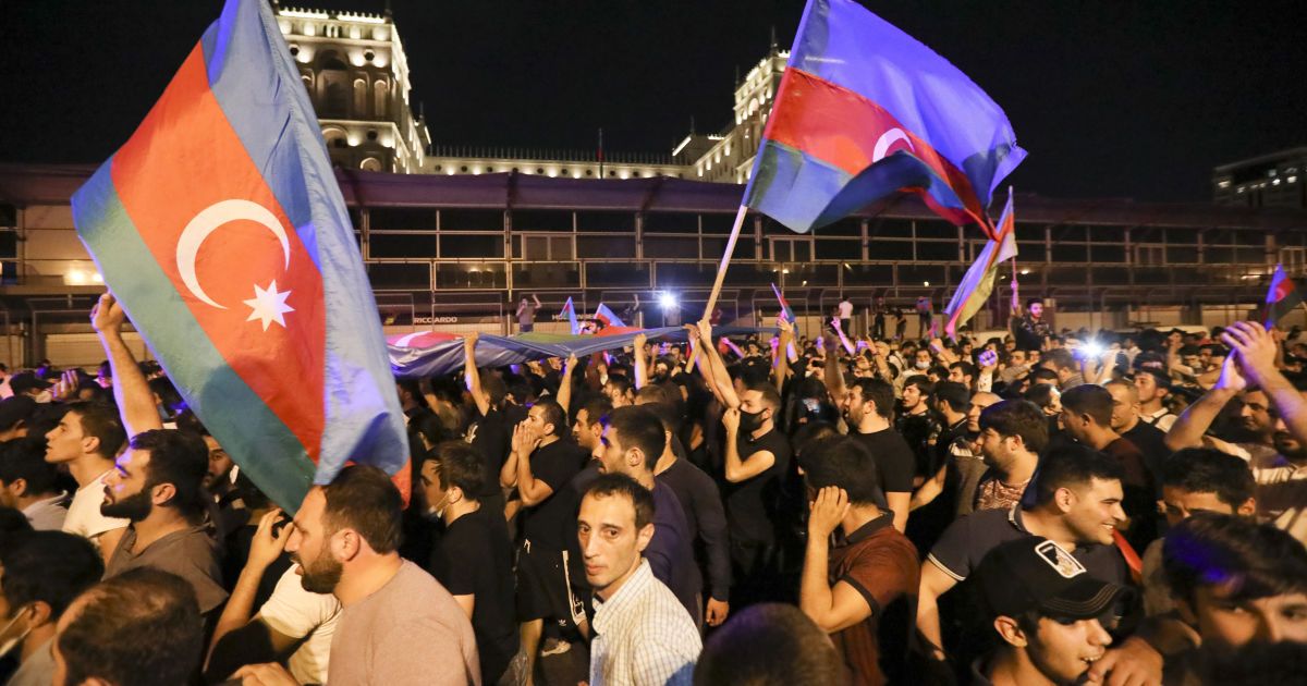 У Баку влаштували силовий розгін багатотисячного мітингу прихильників війни проти Вірменії