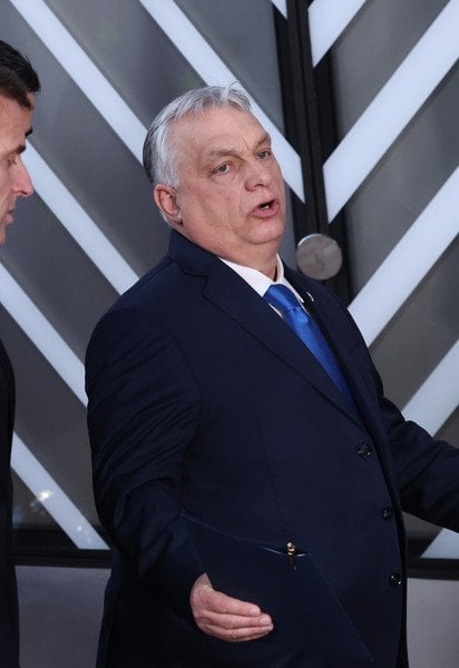 Орбан и Макрон