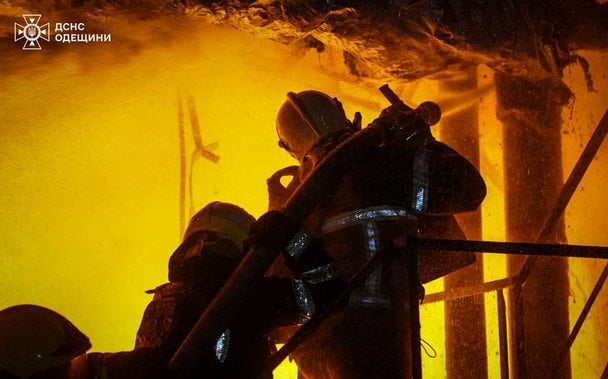 РФ атакувала інфраструктуру Одещини. / © ГУ ДСНС в Одеській області