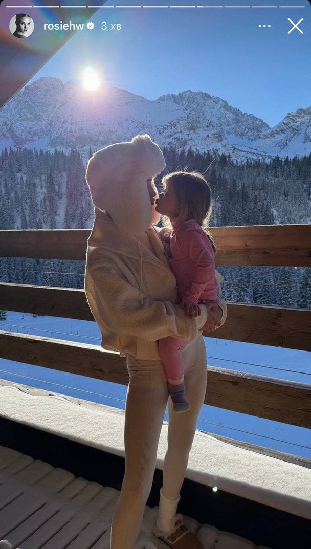 Розі Гантінгтон-Вайтлі з донькою / © Instagram Розі Гантінгтон-Вайтлі