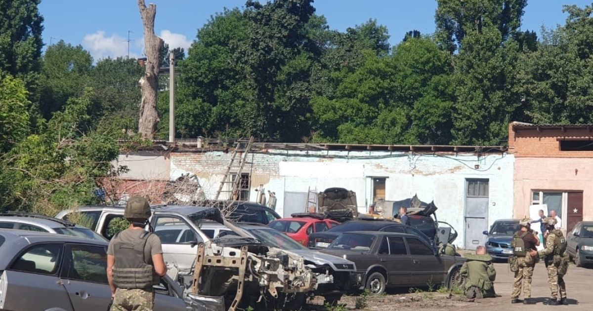 В Одесі затримали злочинців, які посеред дня обстріляли авто активіста