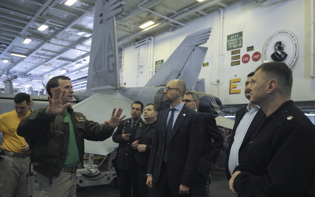 Яценюк посетил авианосец "Гарри Трумэн" / © Министерство обороны Украины