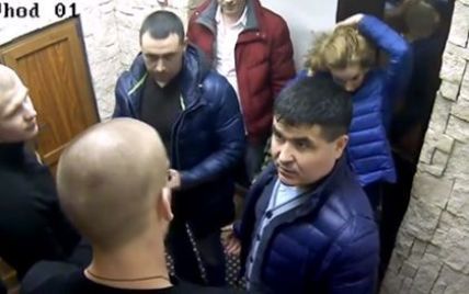В России начальник полиции вызвал ОМОН после того, как не прошел фейсконтроль в ресторане