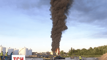 Следствие рассматривает две версии пожара на нефтебазе: халатность или диверсия