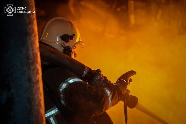 РФ атакувала інфраструктуру Одещини. / © ГУ ДСНС в Одеській області