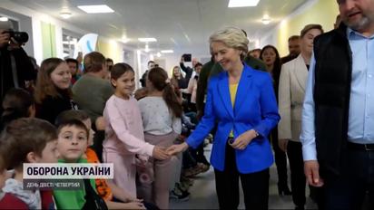 Щемящее видео из Ирпеня: дети спели "Червону калину" для Урсулы фон дер Ляен