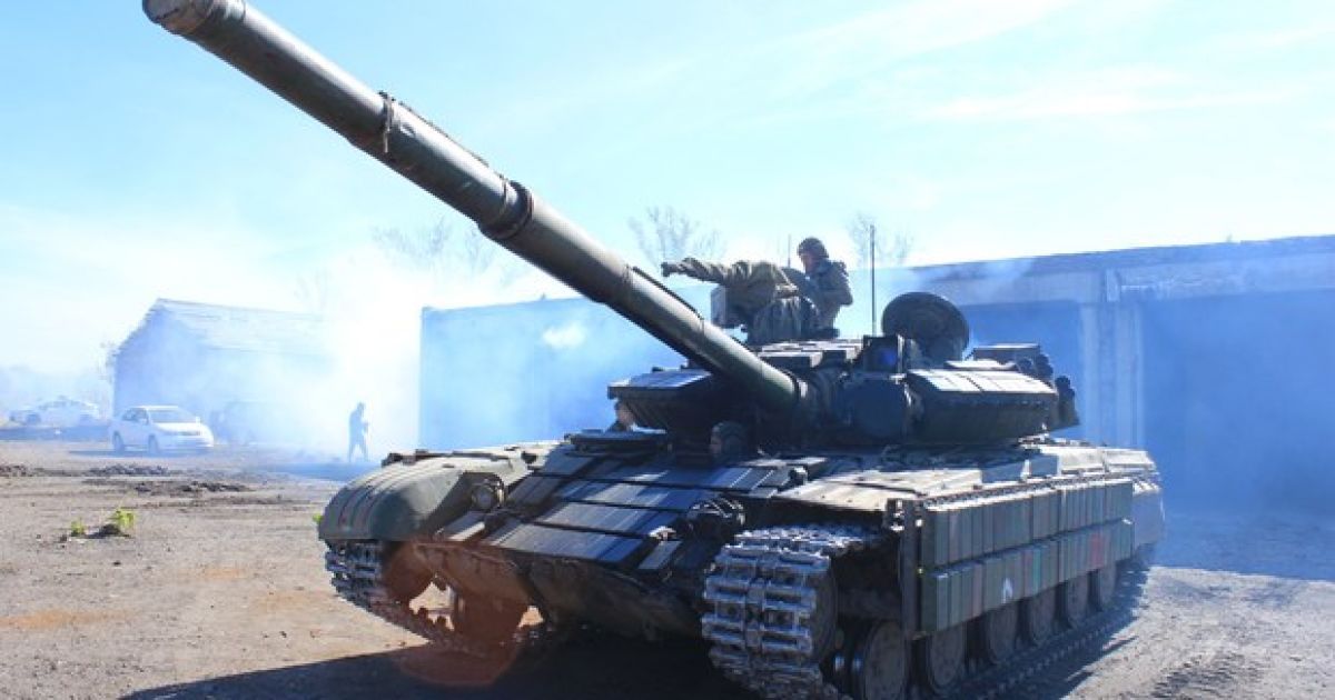 Луганские боевики начали отводить танки от линии соприкосновения. / © ЛуганскИнформЦентр