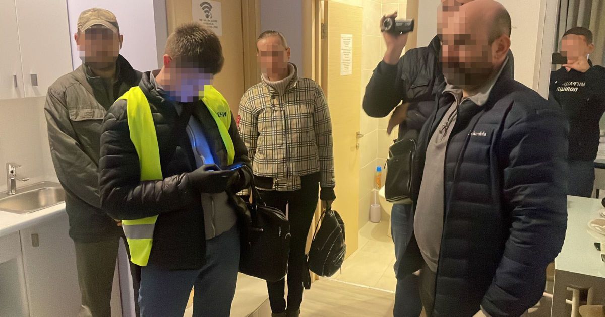 У Києві сутенери продавали інстаблогерш та учасниць конкурсів краси у борделі Марокко