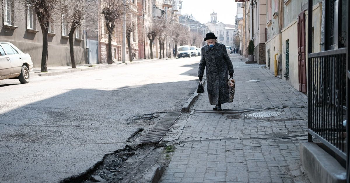 У Чернівецькій області новим коронавірусом заразилися ще пів сотні людей: недуга забрала вже 81 життя