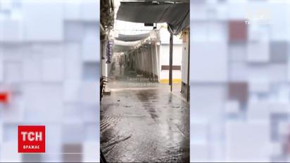 Погода в Украине: на юге страны дождевая вода затопила улицы и дома