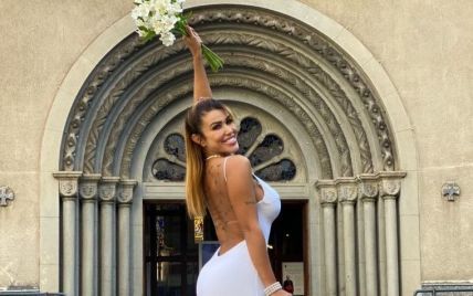 "Буду любить себя вечно": в Бразилии женщина вышла за себя замуж и вскоре отправится в медовый месяц
