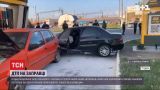 В Одессе неуправляемое авто влетело в заправочную станцию, протаранив другую машину