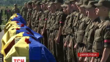 В Днепропетровске в последний путь провели 16 погибших украинских героев