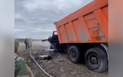 В Ірпені вантажівка підірвалася на міні: водій загинув (відео)