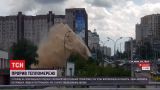 Новини України: що стало причиною прориву труби біля столичного метро Деміївська