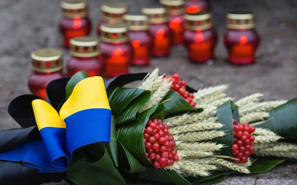 28 ноября украинцы чтят память жертв голодоморов / © Facebook / Петр Порошенко
