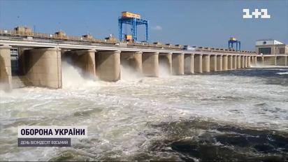Каховська ГЕС на Херсонщині скидає воду з водосховища