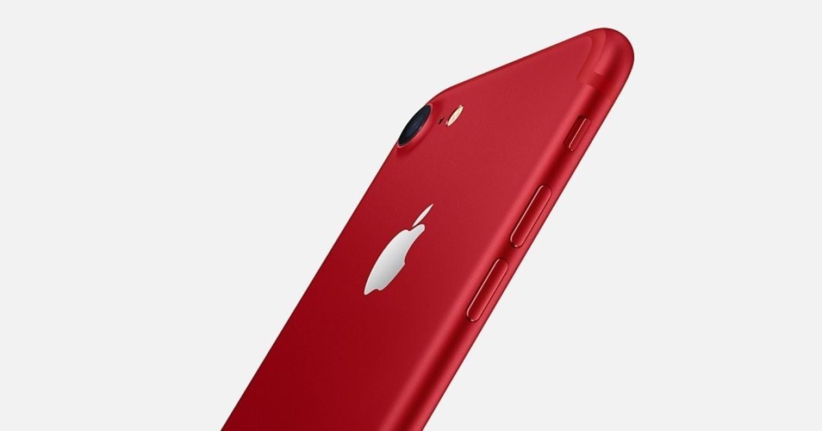 червоний iPhone 7_3 / © Apple