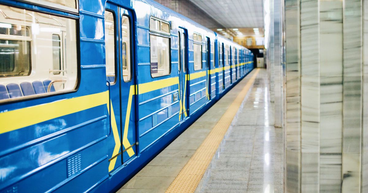 "Минская" не станет "Варшавской": стало известно, какие проблемы возникли с переименованием станций метро в Киеве
