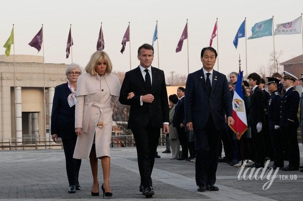 Еммануель і Бріжит Макрони / © Associated Press