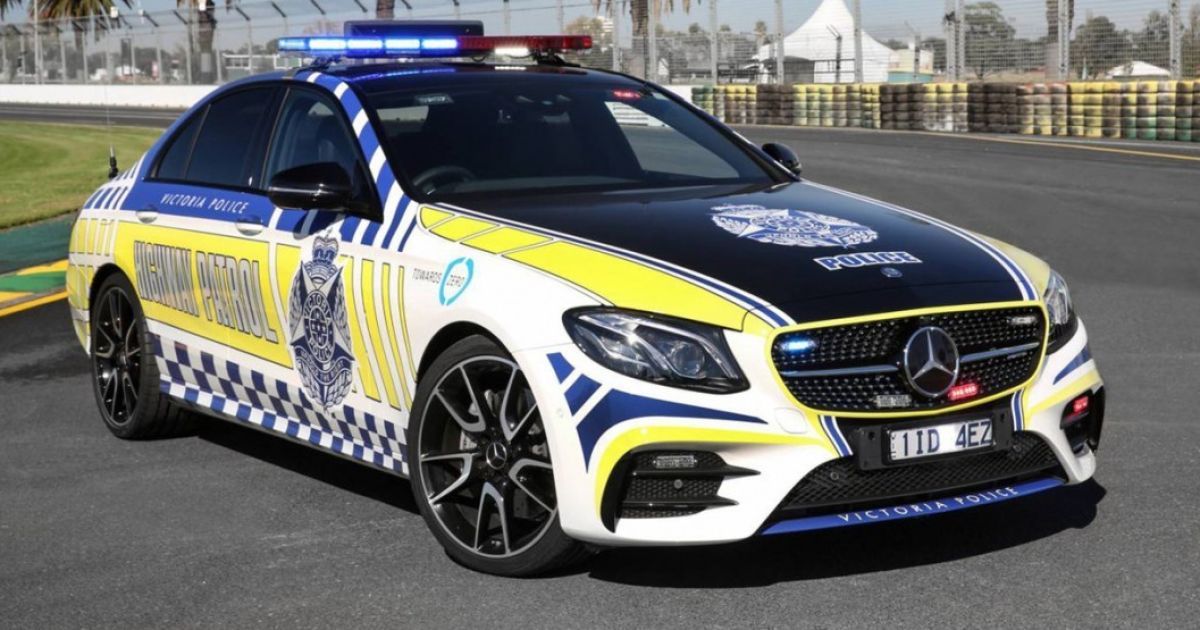 Австралийские полицейские получили "заряженный" Mercedes-AMG E43