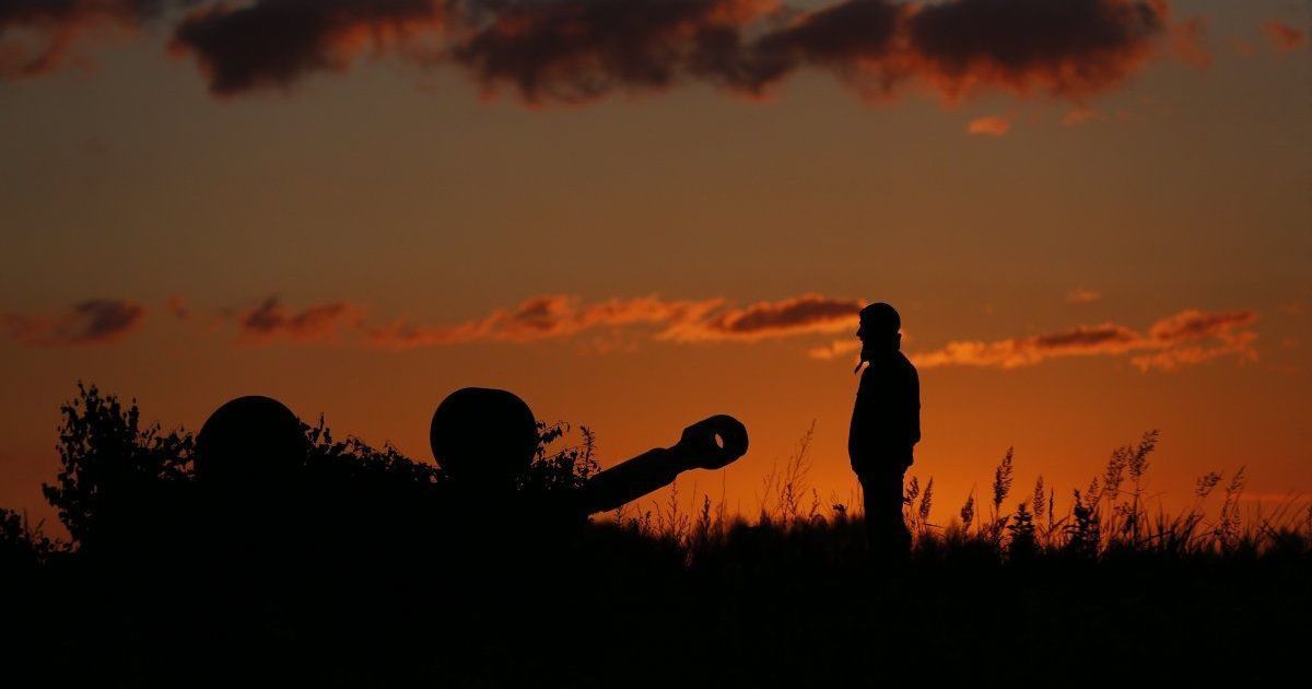 Бойовики на Донбасі знову почали гатити з танків. Хроніка АТО