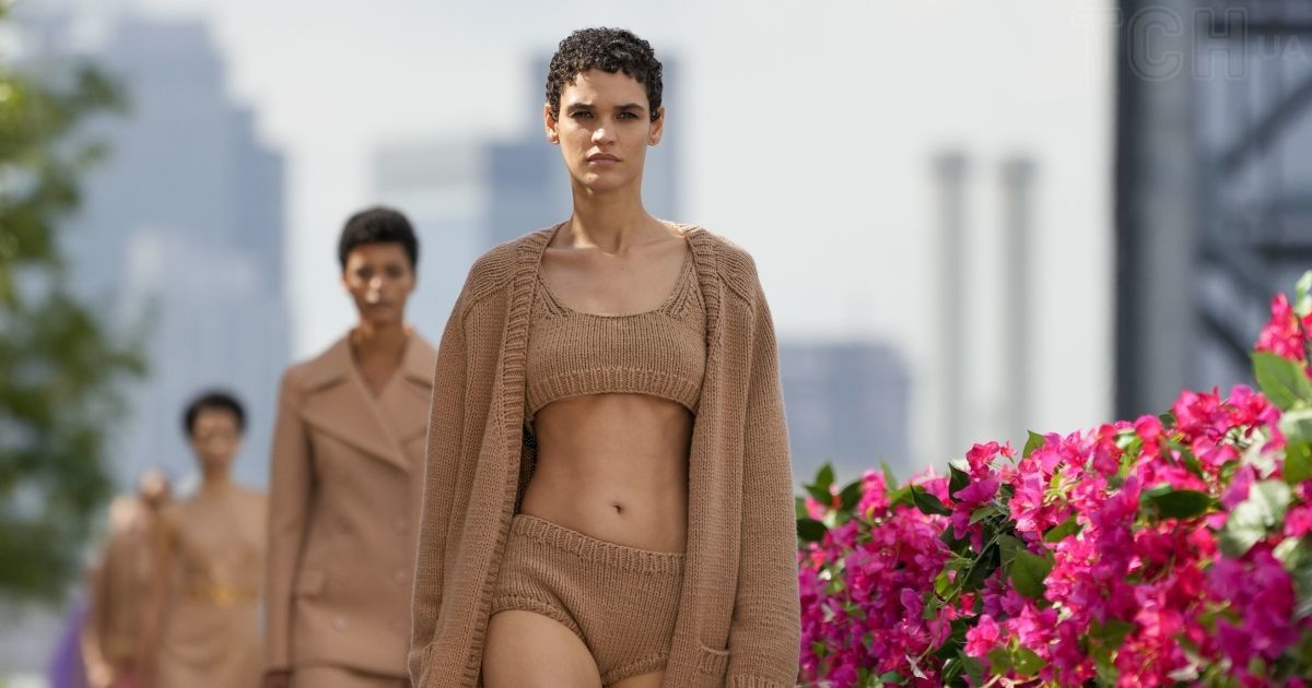 Показ бренда Michael Kors сезона весна 2024