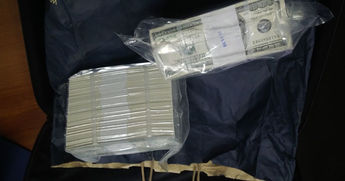 СБУ затримала колишніх правоохоронців та військового, які вимагали 200 тисяч доларів_1