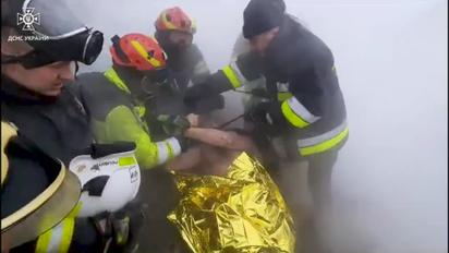 ДСНС показала кадри рятувальної операції після атаки РФ у Харкові