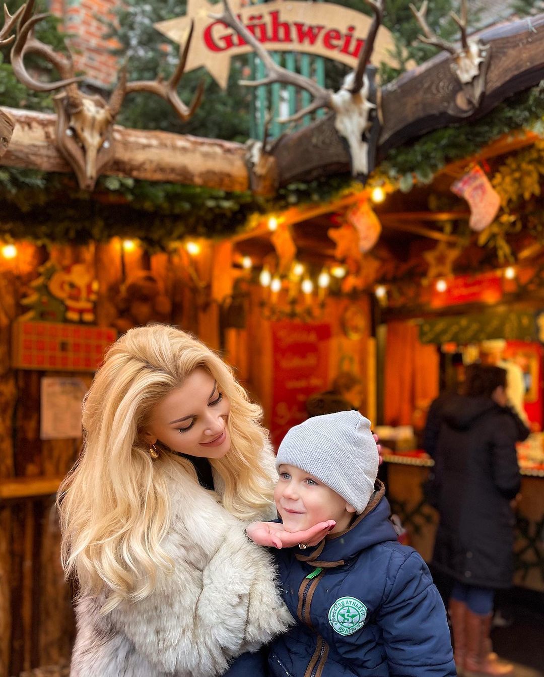 Миша Романова с сыном / © instagram.com/misharomanova