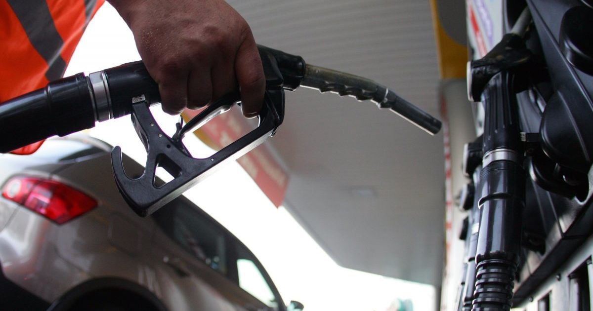 Скільки коштує заправити авто на АЗС. Середні ціни на 26 липня