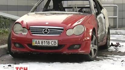 Новоиспеченной жене мэра Глухова сожгли авто