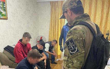 В Україні викрили злочинну групу, яка привласнила 100 млн грн під виглядом оформлення допомоги з ЄС