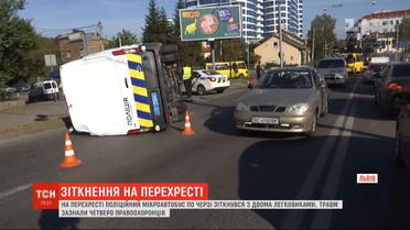 Проехали на красный сигнал светофора: львовские полицейские устроили аварию
