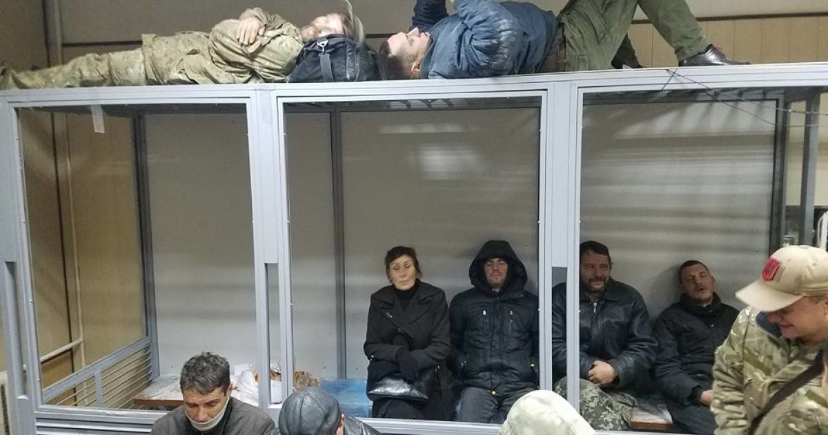 Трьох підозрюваних у зіткненнях у Святошинському райсуді відправили під домашній арешт