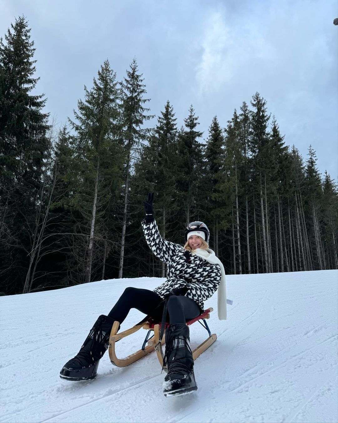 Алла Барановская с сыном отдыхает в Буковеле / © instagram.com/allabonya